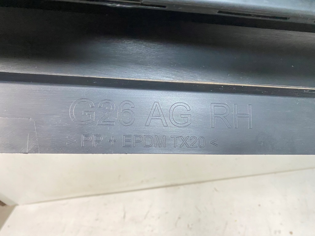 Поріг правий молдинг поріг права + лампа bmw 4 g26 i4 m-pakiet 2021- Ціна