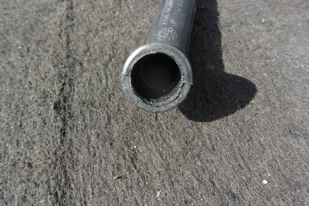 фото №5, Шланг трубка пабтрубок  воздуха om646 mercedes w204