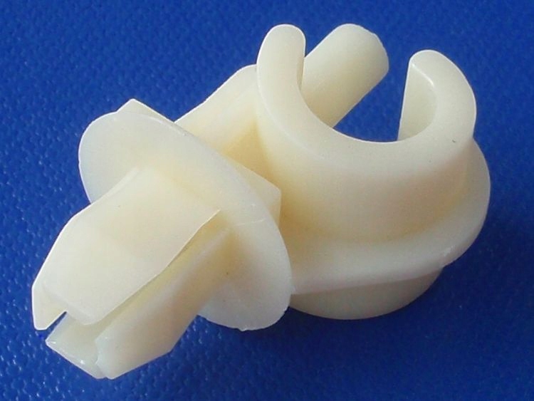 фото №4, 2x vw golf 2 3 jetta клипса опоры 8 капот