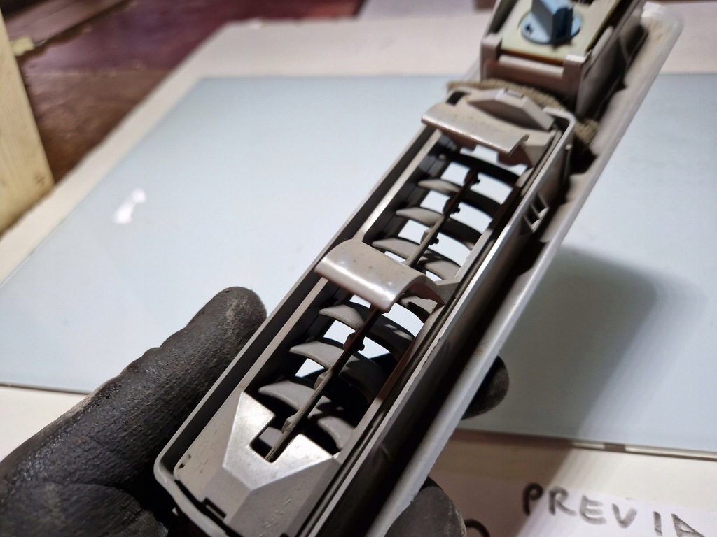 фото №7, Toyota previa xr30, xr40 ii 2002 лампа потолочный задняя