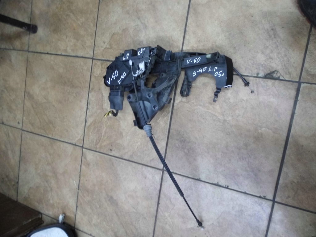 фото №1, Volvo v50 s40 ii 2.0d 05' замок лівий перед