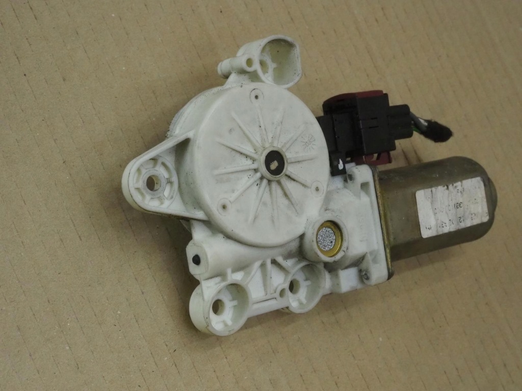 Моторчик стекло правая  задний saab 9-3 93 2 2004r 6pin Оригинал