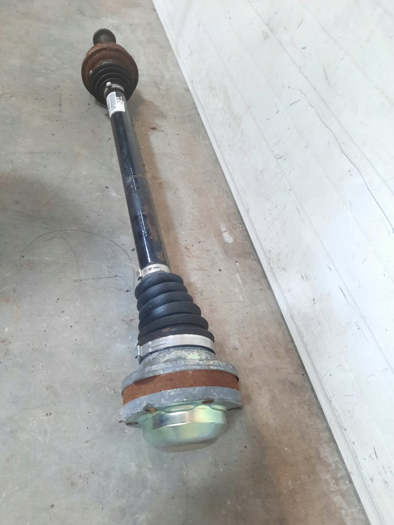 Купить Приводной вал задний  audi a6 c7 a7 q5 quattro 8r0501203c