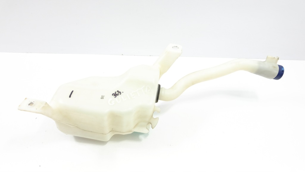 Alfa romeo giulietta бак омивача Доставка