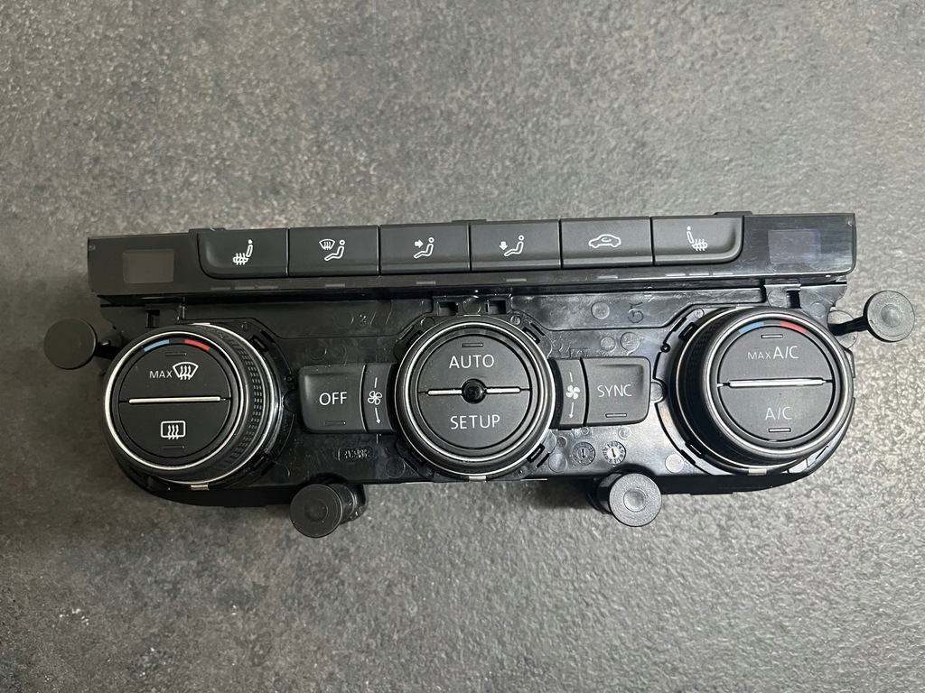 фото №1, Панель кондиционера golf vii 5g0907044aa