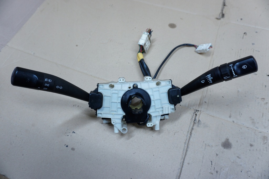 фото №1, Ssangyong rexton переключатель комбинированный 05r eu