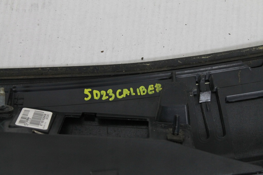 фото №13, Dodge caliber 06r- накладка молдинг крышки багажника