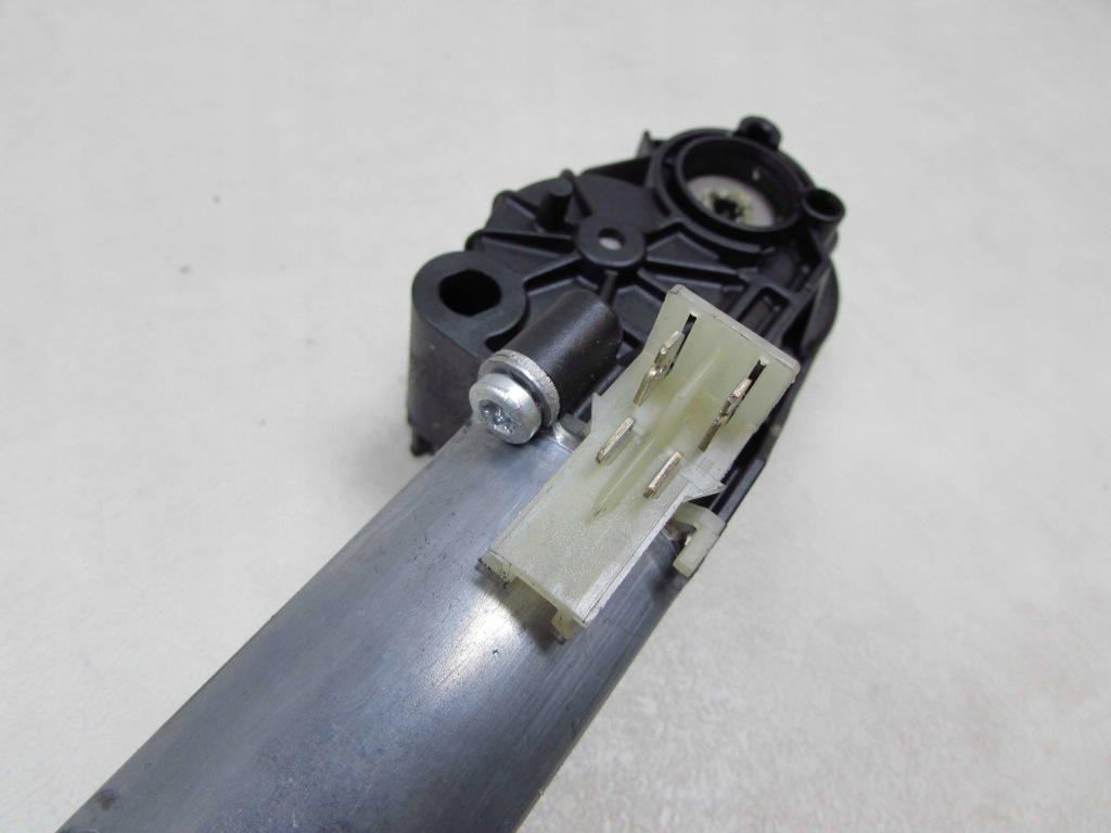 Volvo s60 v70 xc70 xc90 рестайлинг  моторчик двигатель регулировки сиденье 0390203248 в Украине