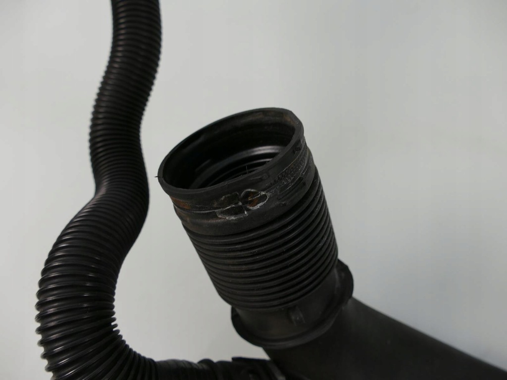 фото №5, Bmw e92 e93 335i 3.0 шланг воздуха труба e90