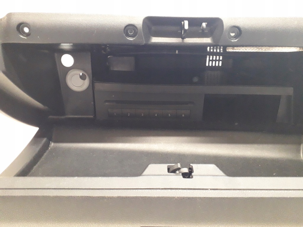 фото №7, Mercedes a w169 04-12 бардачок пасажира + чейнджер cd