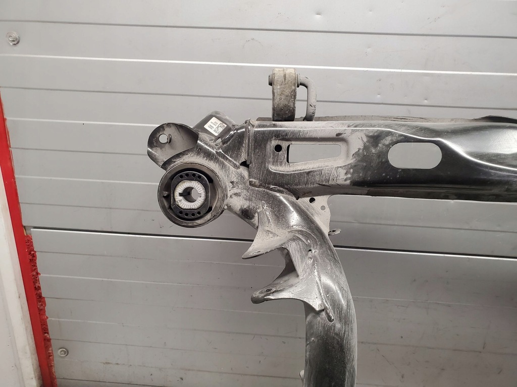 фото №8, Audi a4 s4 b9 8w 8w0505235ak с задний балка задние