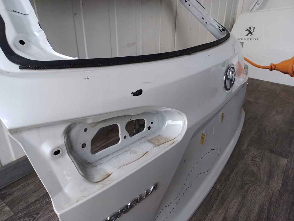 фото №8, Кришка багажника задня задня ---- toyota corolla cross ----