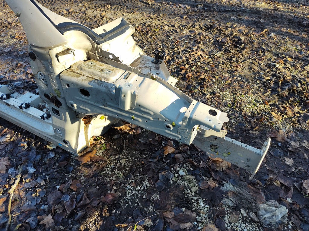 фото №12, Jeep compass 17r- лонжерон правий перед