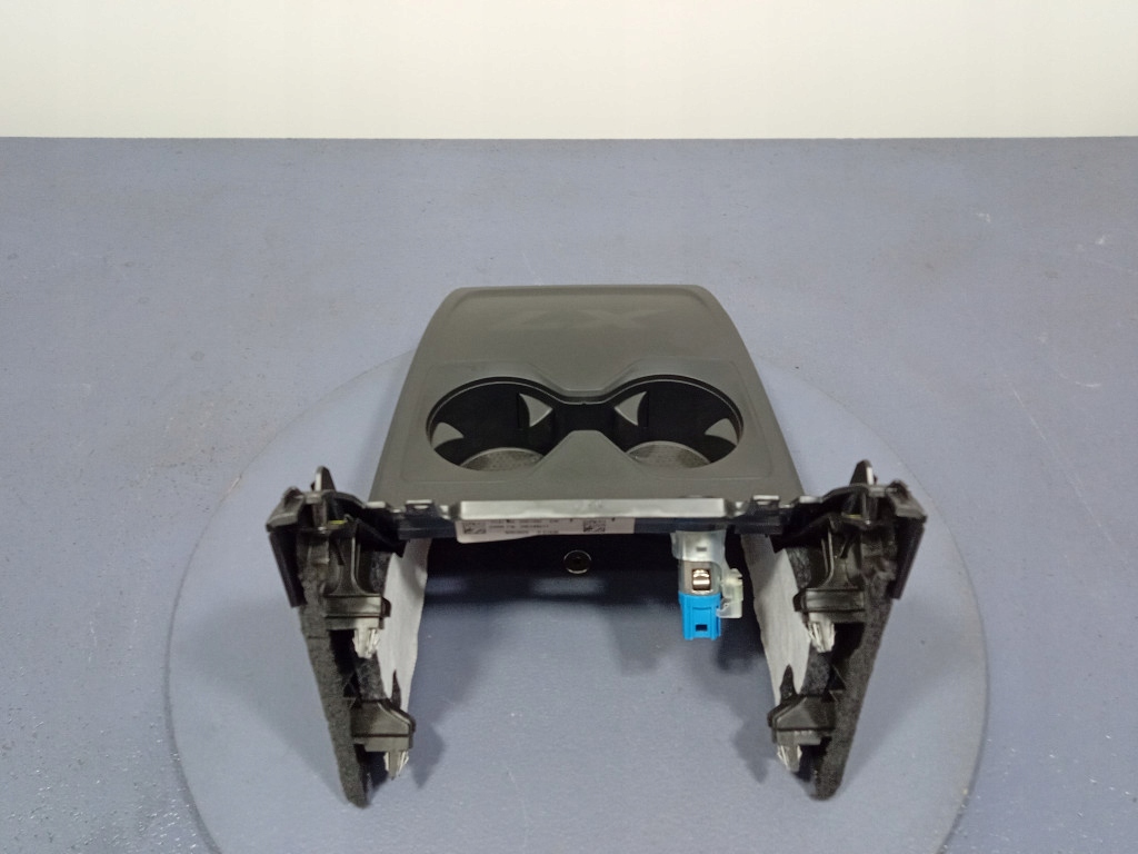 фото №6, Bmw x7 g07 кронштейн na чашки задня задній тунель 7951485