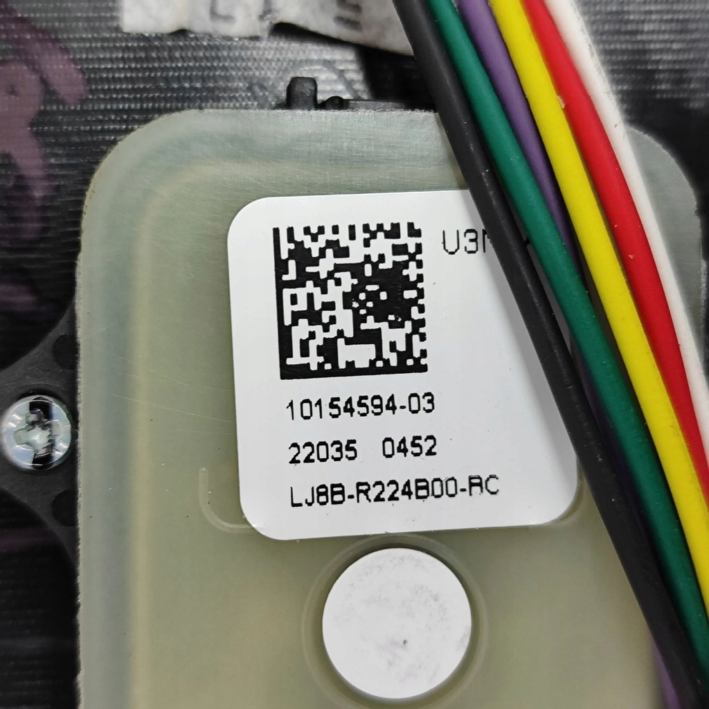 фото №8, Ford mustang mach-e 2022 левая сторона молдинг / прокладка стекло дверь