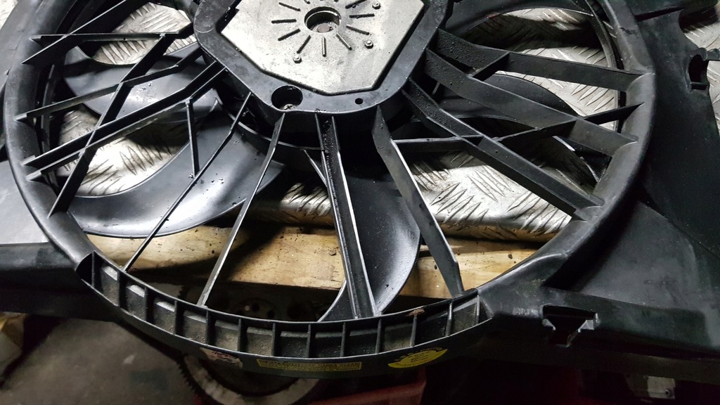 фото №10, Mercedes w211 вентилятор радиатора 2.2 cdi корпус