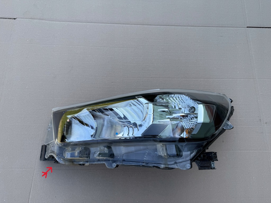 фото №10, Лампа левая eu toyota hilux viii lift обычная 2020 - 2023 .