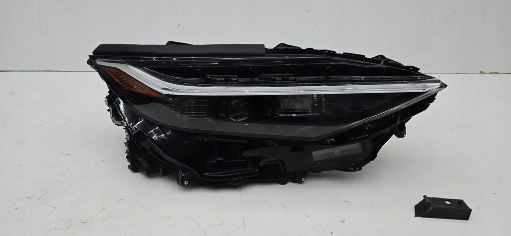 фото №1, Toyota bz4x лампа передня права перед led