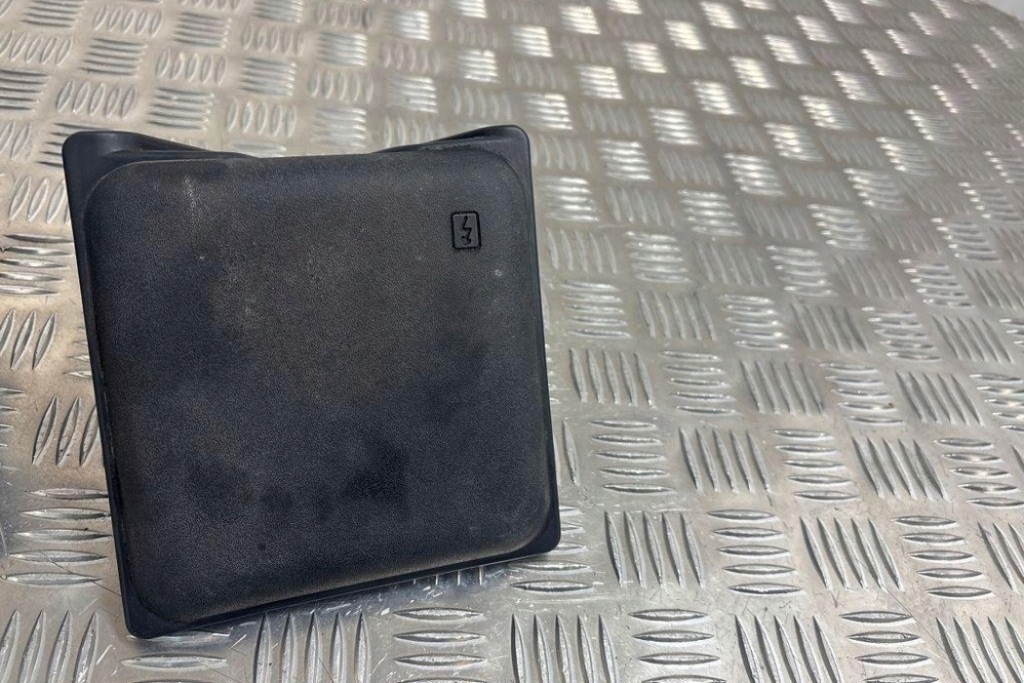 фото №7, Коробка предохранителей renault laguna iii grandtour kt0/1 243800004r 2.0l