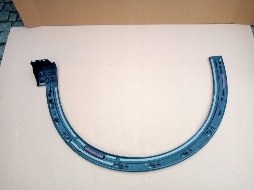 фото №8, Audi e-tron правая молдинг крыла перед 2017r