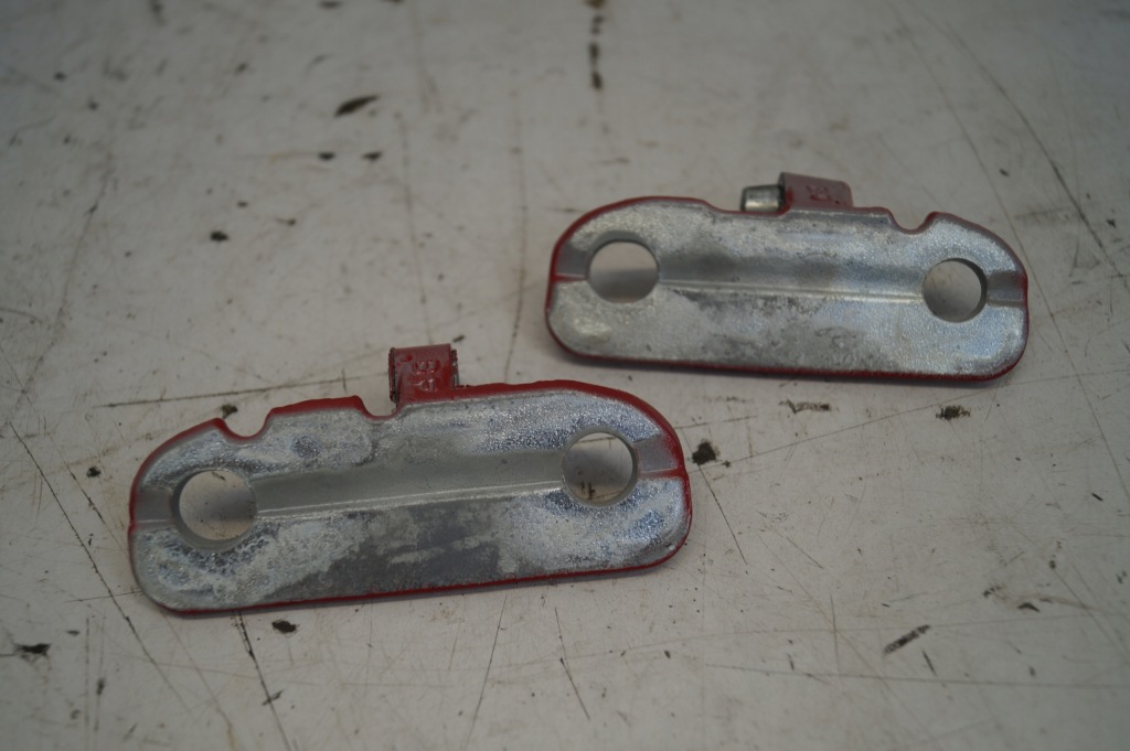 Петлі двері лівий задній jaguar e-pace 17- r Оригінал