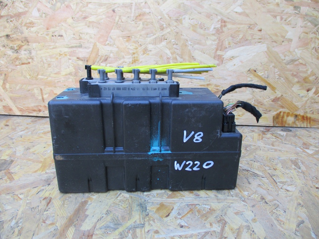 Купити Mercedes w220 s-klasa помпа центрального замка 2208000248