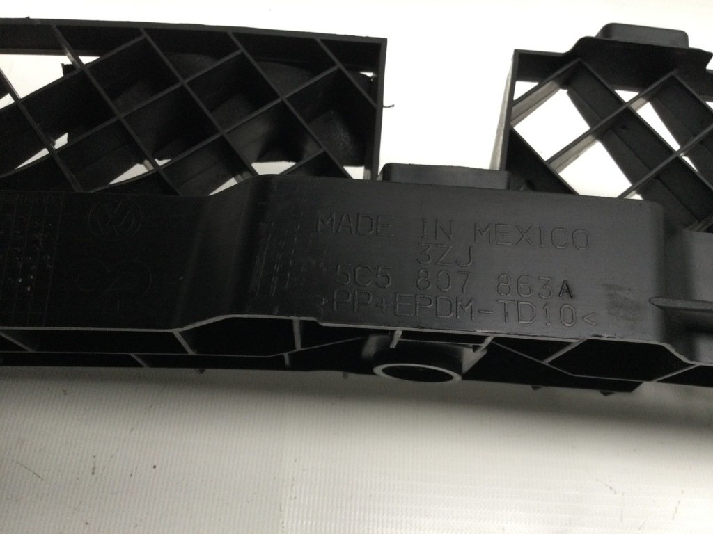 фото №12, Направляющая бампера задняя средний vw beetle 5c5807863a