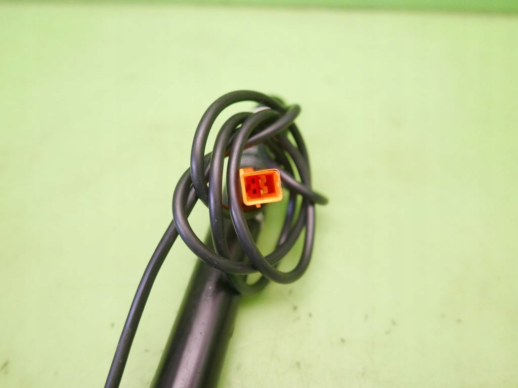 Замок натяжитель поперечина правое  перед ford focus mk1 в Украине