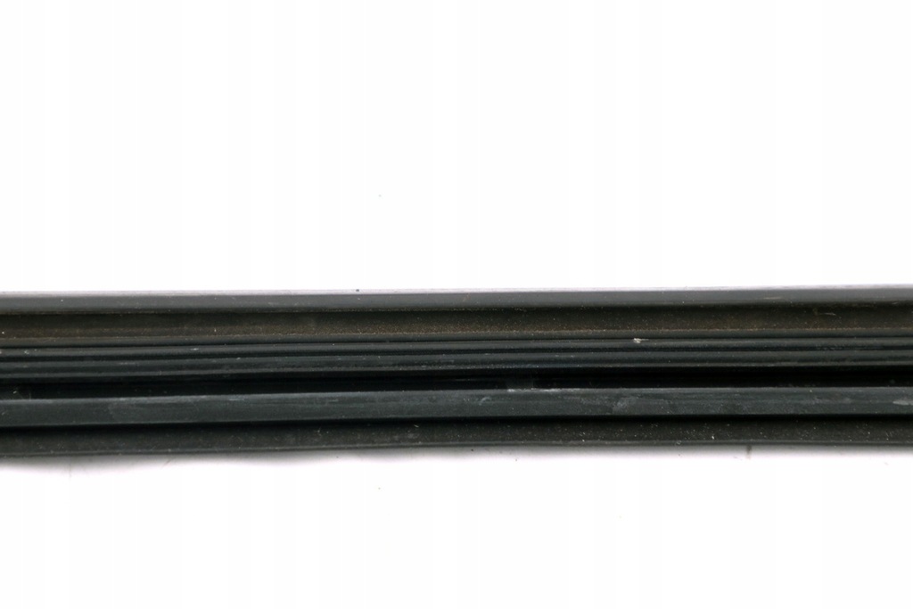 фото №12, Bmw f10 прокладка дверь стекло правый задняя 7182304