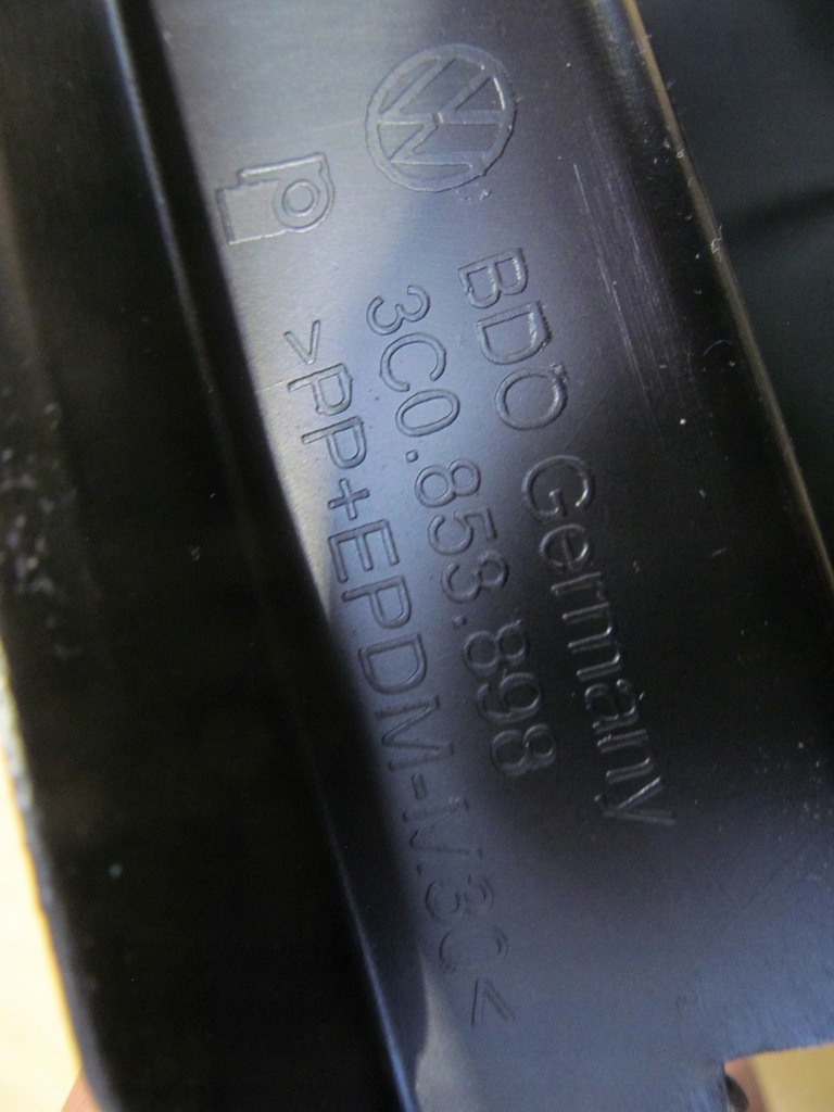 фото №9, Passat 05-11 накладка завершення поріг права c401