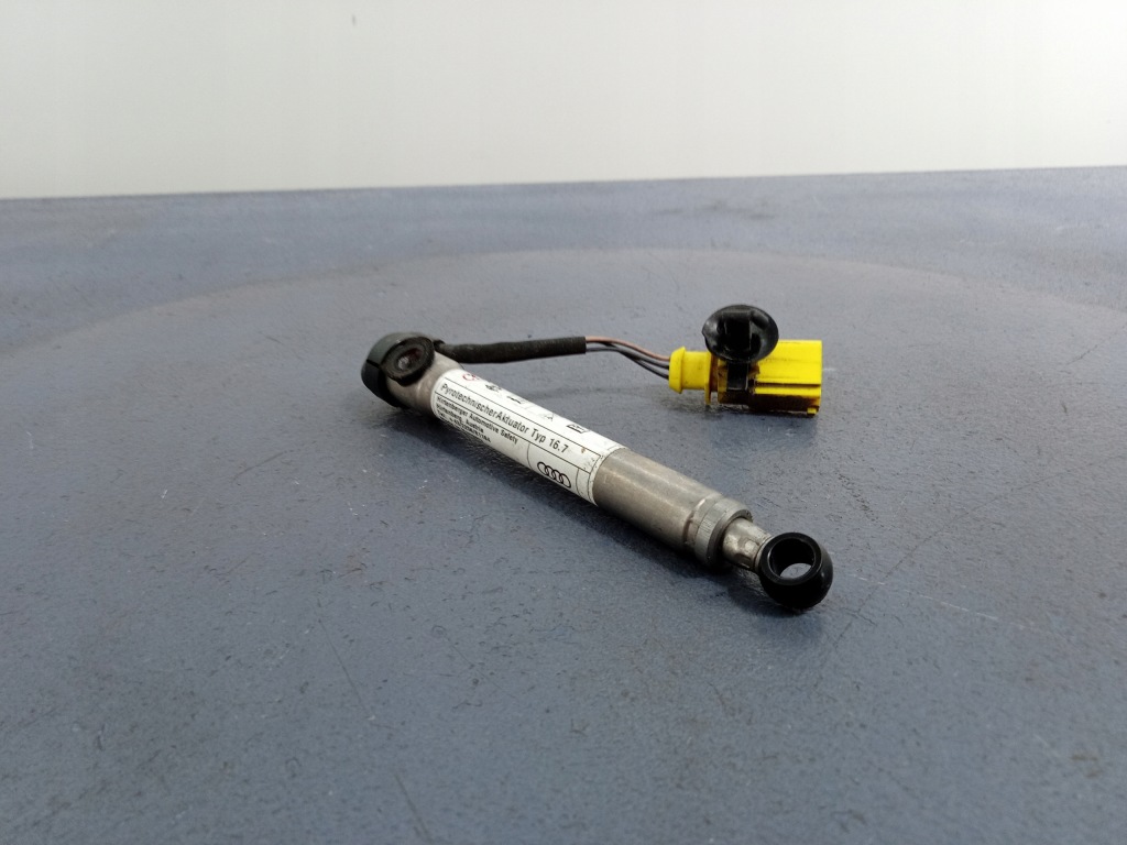 фото №1, Audi q7 ii 4m патрон актуатор капот 4m0823823d