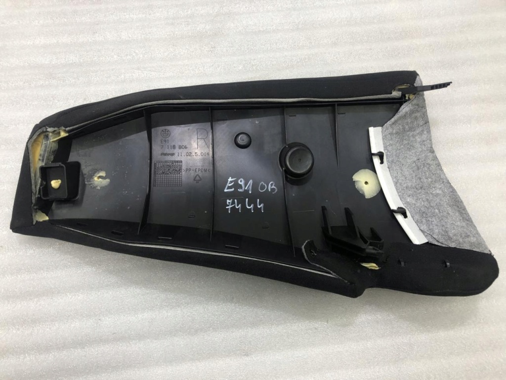 фото №8, Обшивка сиденье правый bmw seria 3 e91 7118806