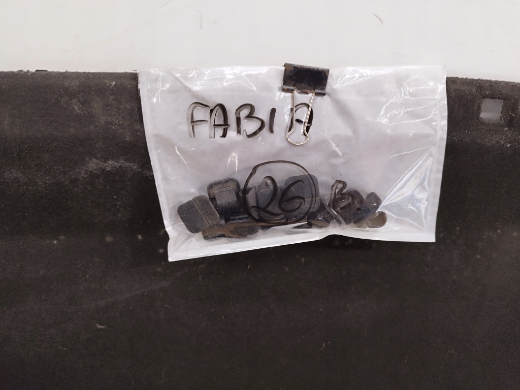 фото №5, Шумоизоляция капот + клипсы skoda fabia ii 2007-2014 оригинальные