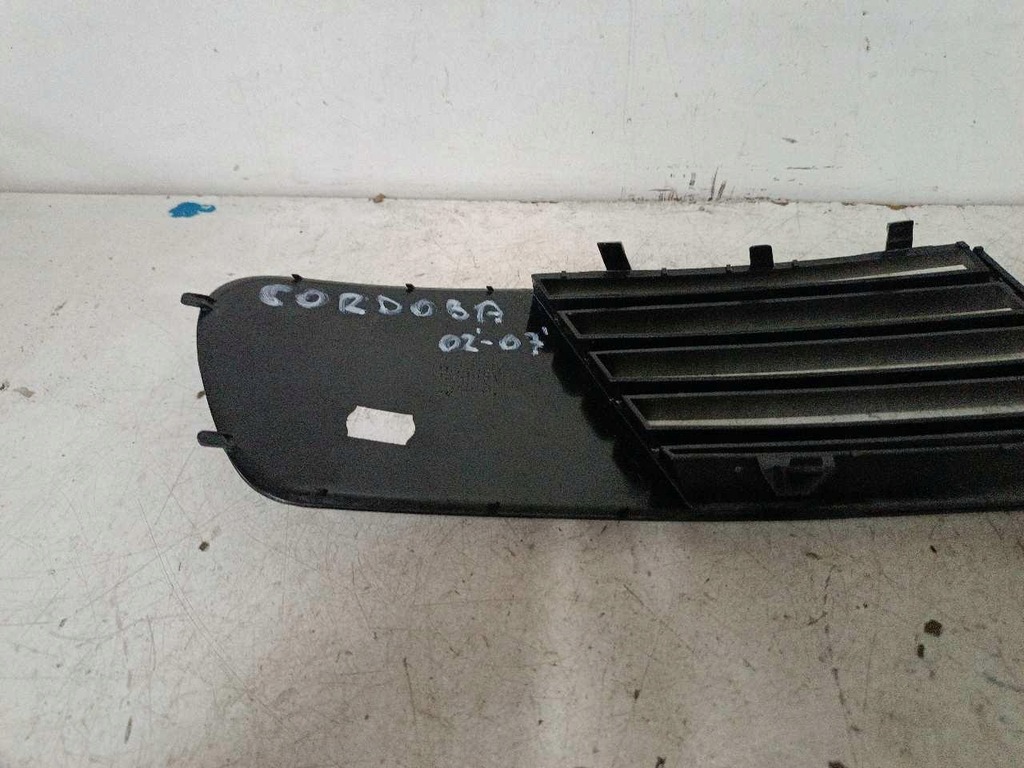 фото №6, Решётка бампера противотуманной фары левая seat cordoba 6l0853665