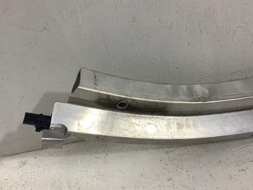 фото №6, Балка pod бампер задняя задняя bmw i8