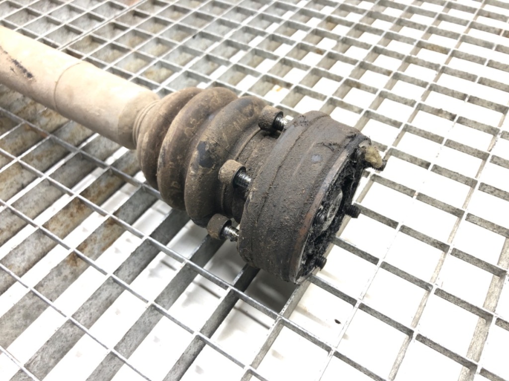 Приводной вал правый  seat toledo 2 98-06 1.6b Цена