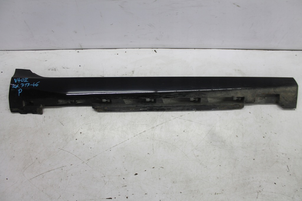 фото №1, Молдинг накладка поріг права volvo v40 ii 717-46