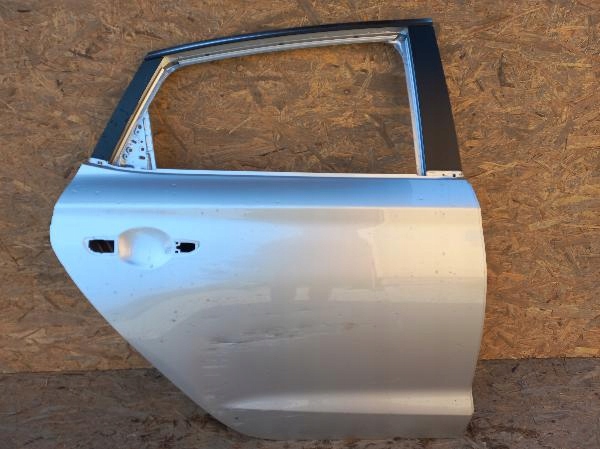 фото №1, Hyundai i30 i-30 fastback дверь задние задняя правое