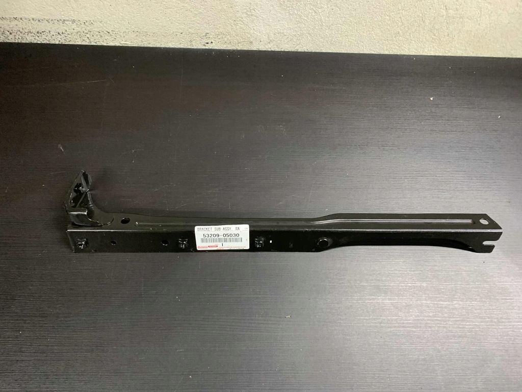 фото №1, Avensis t27 08-15 кронштейн замка капот pion підсилювач передній pas перед