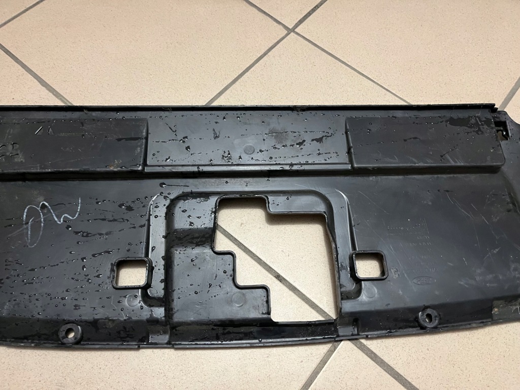 Ford mustang 17- накладка поперечина решетка верхнего перед Цена