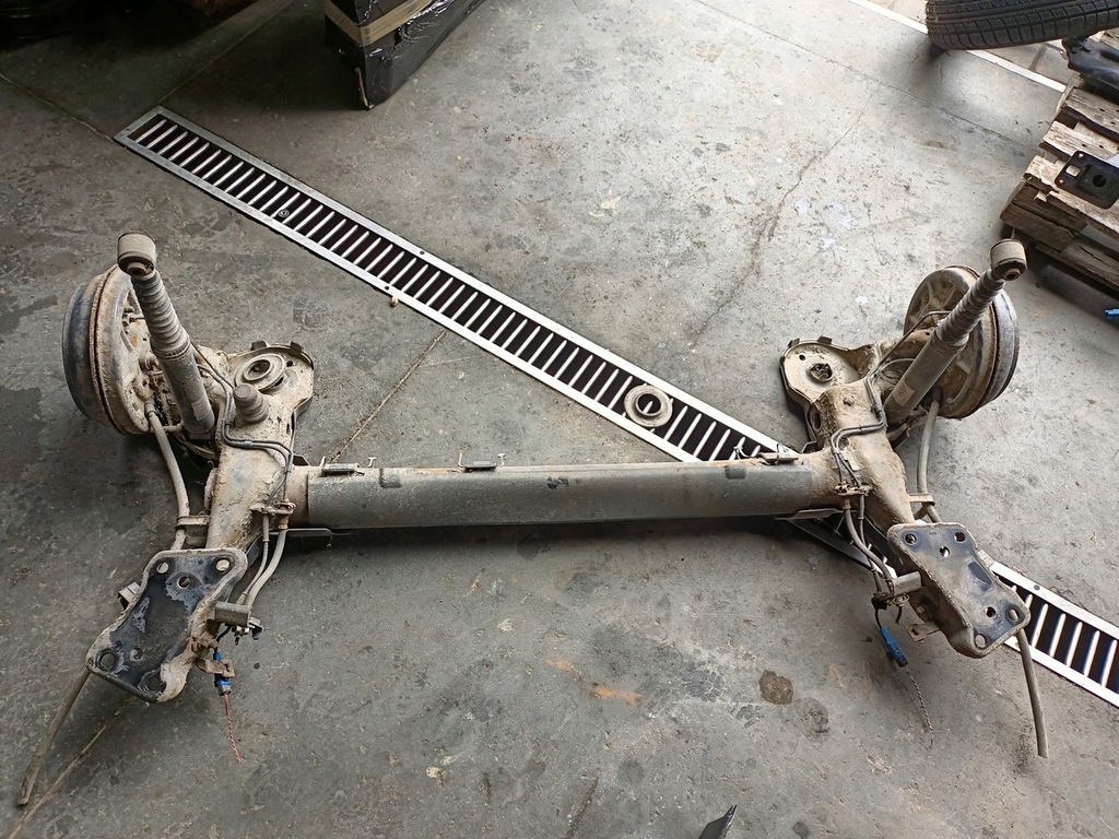 фото №4, Балка задняя подвеска peugeot 207