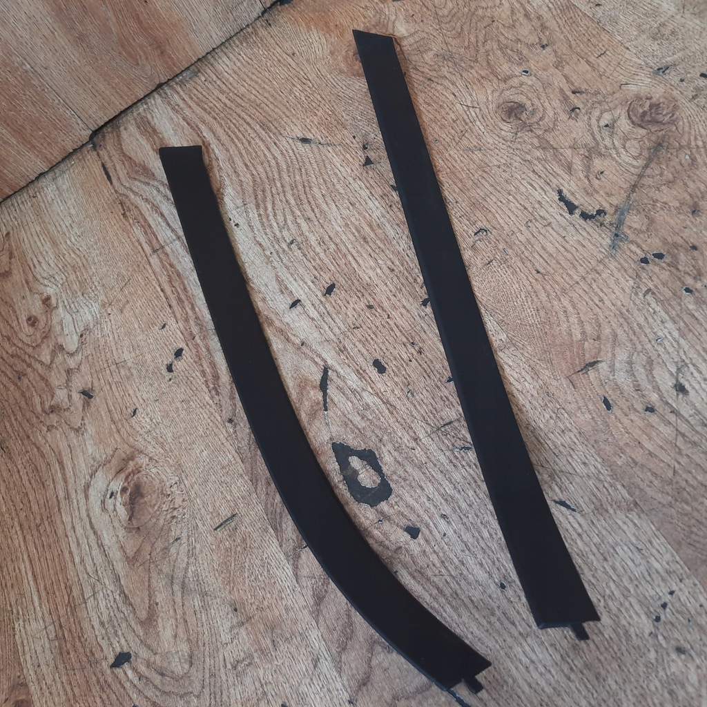 фото №1, Молдинг багажника крышки задняя комплект e46 8232065