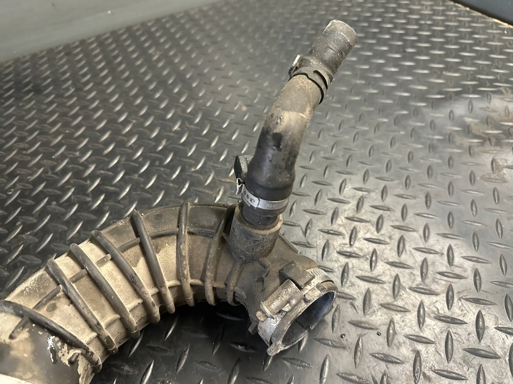 фото №7, Шланг повітря audi a8 d4 4.2 tdi cds 4h0129571