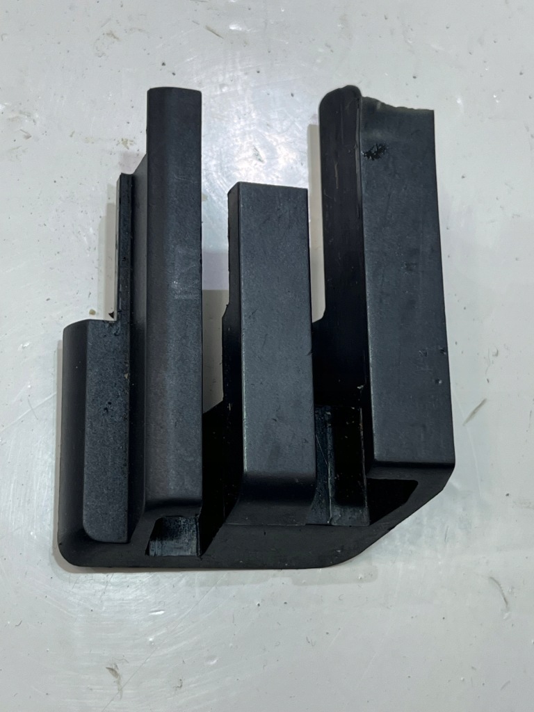 фото №1, Заглушка направляющая сиденье audi a8 d4 4h0881348a