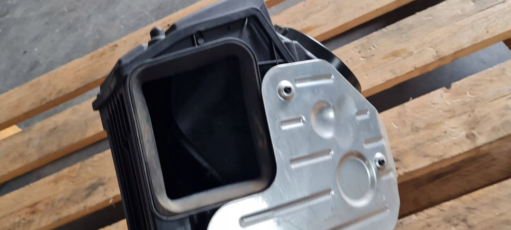 фото №11, A4 b9 8w корпус фильтра воздуха 2.0 tdi 8w0133835d a5 8w