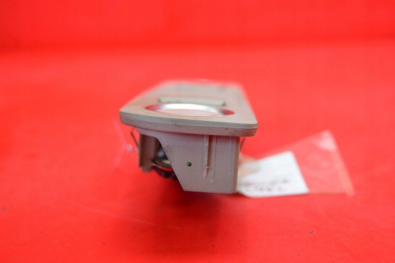 фото №6, Лампа освещение салона задняя audi q7 4l 09r