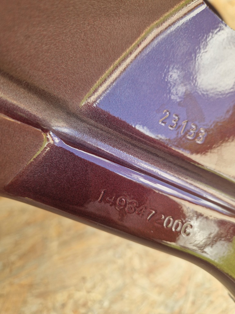 Tesla model y 20- крыло  правый  перед передний 149847200c в Украине