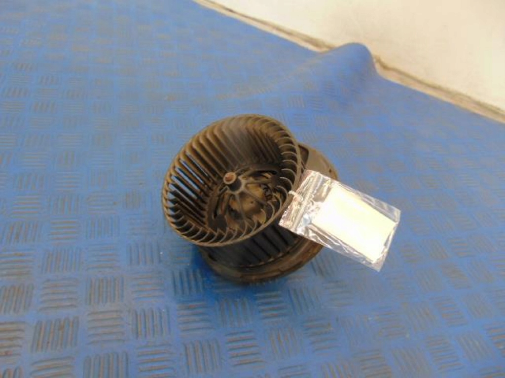 фото №4, Audi a3 8p 2.0d вентилятор отопителя f011500045