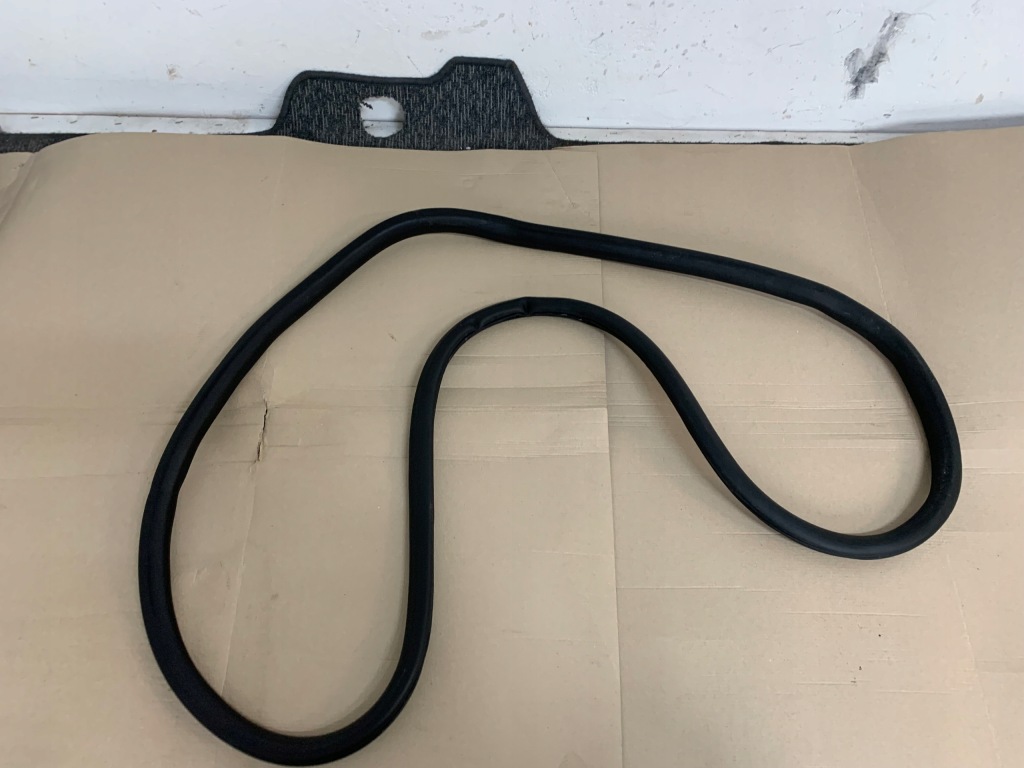 фото №2, Ford mustang mach-e прокладка дверь кузовная левый задняя левая задняя