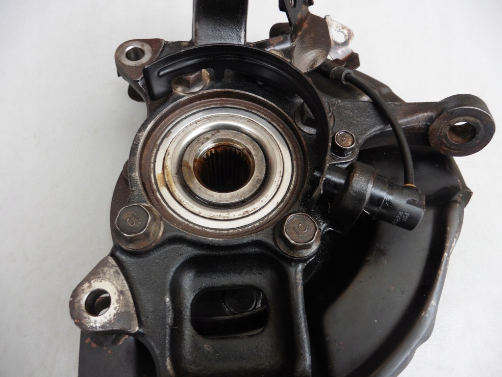 фото №2, Поворотный кулак ступица левый перед mitsubishi l200 2009 rok